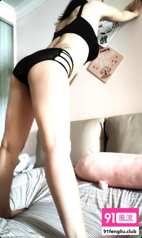 长宁美乳居家人妻